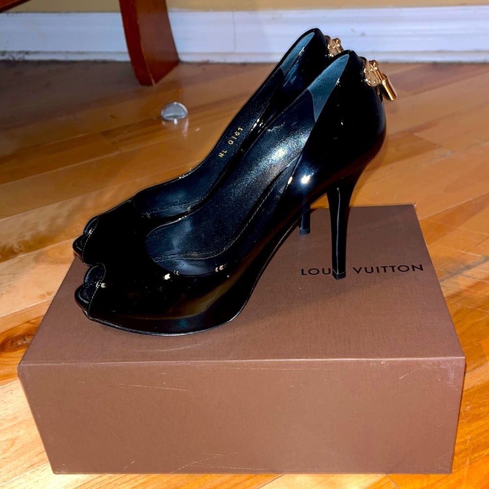 Vintage Louis Vuitton open toe pumps